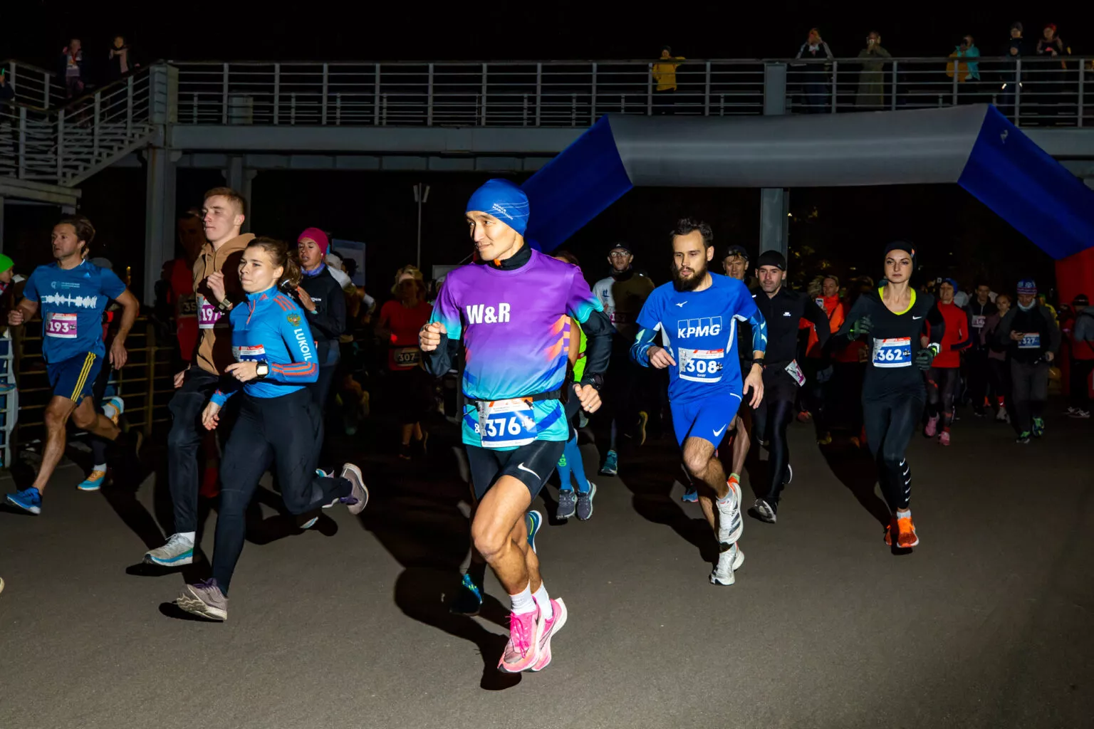 Забег Corp Run в парке 850-летия Москвы