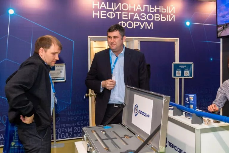 Фото стойки компании Перфобур на форуме