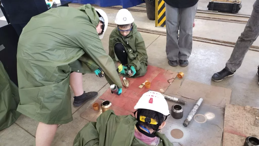 Демонстрация нанесения краски